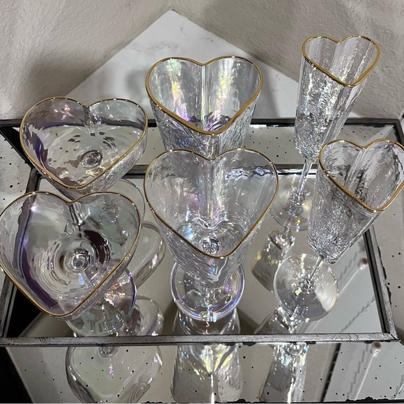 6-PIECE NEW HEART SHAPED IRIDESCENT
MARTINI/WINE/CHAMPAGNE/ GLASSES BUNDLE - Picture 7 of 14